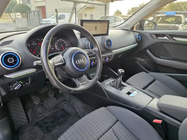 Audi A3 2013 - 12990 EUR, 203000 km - 203000km - foto 17 de 37