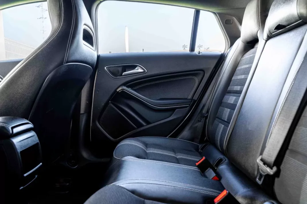 Mercedes-Benz CLA 180 2019 - 22990 EUR, 188150 km - AUTO.MOTO.pt - 188150km - foto 33 de 35