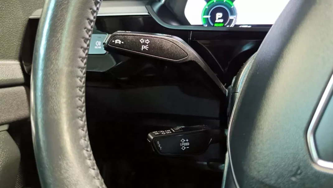 Audi e-tron 2019 - 42900 EUR, 78950 km - AUTO.MOTO.pt - 78950km - foto 33 de 58