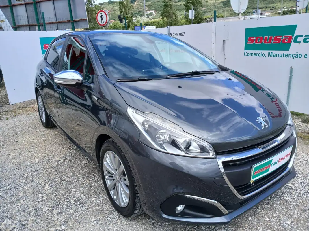 Peugeot 208 2017 - 7950 EUR, 104781 km - AUTO.MOTO.pt - 104781km - foto 4 de 26