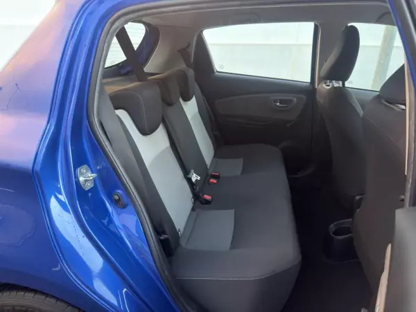 Toyota Yaris 2019 - 14200 EUR, 46977 km - AUTO.MOTO.pt - 46977km - foto 12 de 20