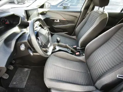 Peugeot 208 2022 - 13900 EUR, 64557 km - AUTO.MOTO.pt - 64557km - foto 7 de 15