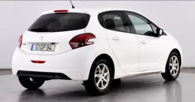 Peugeot 208 2015 - 7490 EUR, 113000 km - AUTO.MOTO.pt - 113000km - foto 5 de 21
