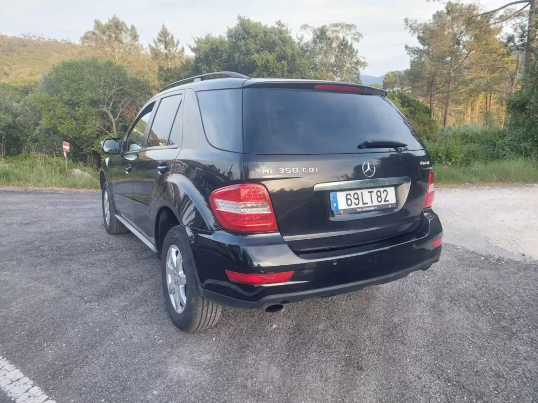 Mercedes-Benz ML 350 2010 - 15900 EUR, 220100 km - AUTO.MOTO.pt - 220100km - foto 4 de 18