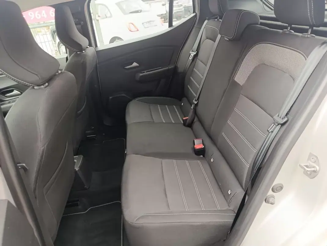 Dacia Sandero 2023 - 14900 EUR, 64868 km - 64868km - foto 26 de 31