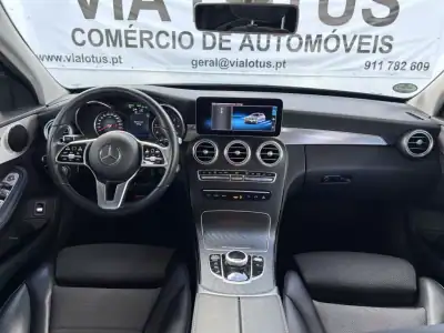 Mercedes-Benz C 300 2020 - 28499 EUR, 118000 km - AUTO.MOTO.pt - 118000km - foto 10 de 26