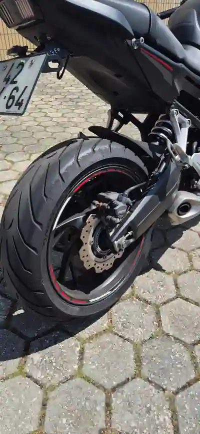Honda CB650F 2019 - 6200 EUR, 20000 km - AUTO.MOTO.pt - 20000km - foto 10 de 13