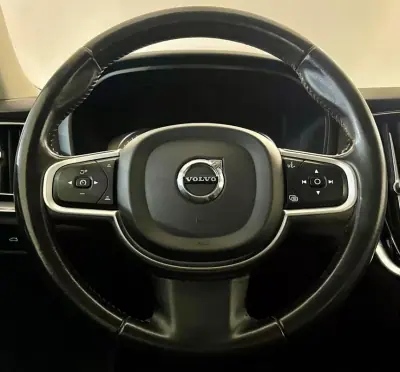 Volvo V60 2020 - 24950 EUR, 123000 km - AUTO.MOTO.pt - 123000km - foto 10 de 32