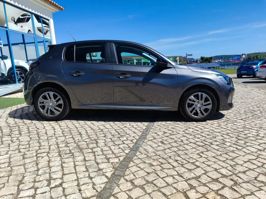 Peugeot 208 2022 - 14900 EUR, 28000 km - 28000km - foto 4 de 18