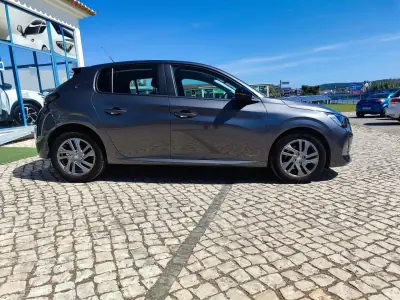 Peugeot 208 2022 - 14900 EUR, 28000 km - 28000km - foto 4 de 18
