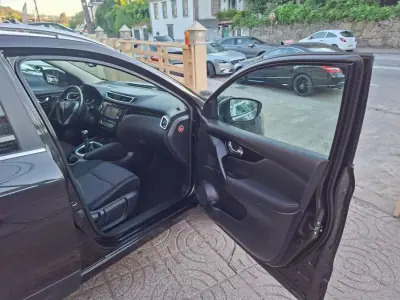 Nissan Qashqai 2015 - 12900 EUR, 138773 km - AUTO.MOTO.pt - 138773km - foto 24 de 39