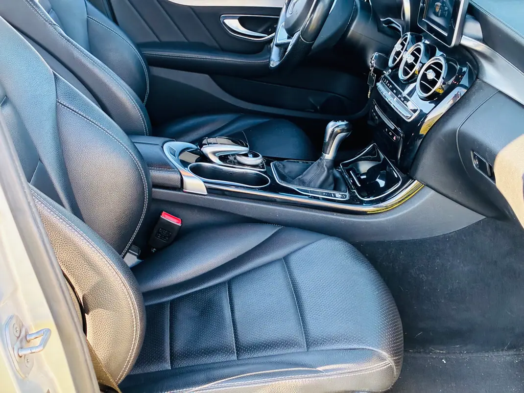 Mercedes-Benz C 220 2015 - 15750 EUR, 245700 km - AUTO.MOTO.pt - 245700km - foto 7 de 10