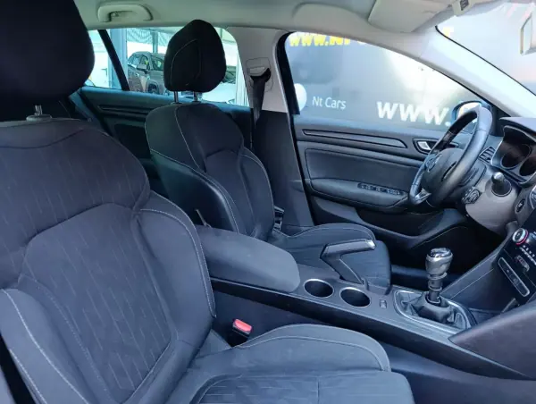 Renault Mégane Sport Tourer 2020 - 14900 EUR, 164500 km - 164500km - foto 13 de 17