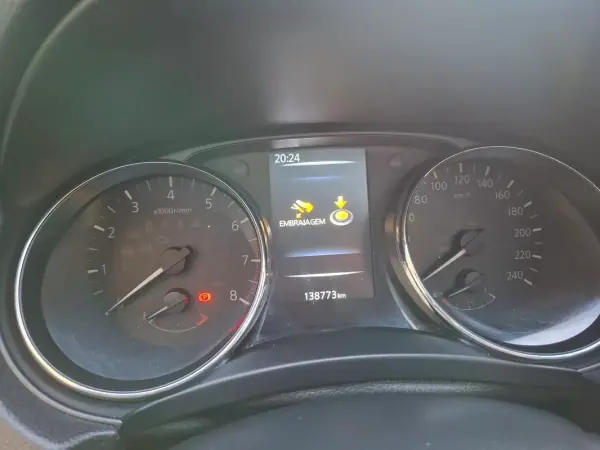 Nissan Qashqai 2015 - 12900 EUR, 138773 km - AUTO.MOTO.pt - 138773km - foto 37 de 39