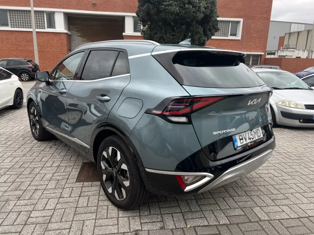 Kia Sportage 2025 - 41000 EUR, 10800 km - AUTO.MOTO.pt - 10800km - foto 4 de 21