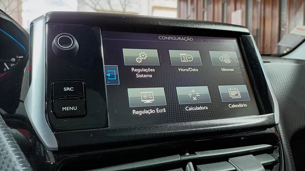 Peugeot 2008 2016 - 13750 EUR, 44423 km - AUTO.MOTO.pt - 44423km - foto 30 de 58