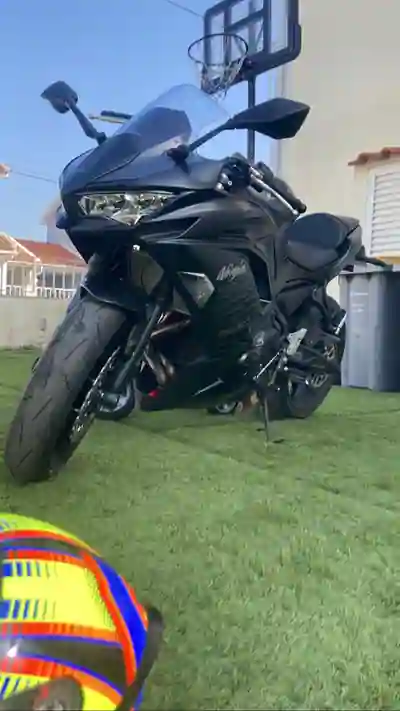 Kawasaki Ninja 650 2025 - 8100 EUR, 9500 km - foto 2 de 5