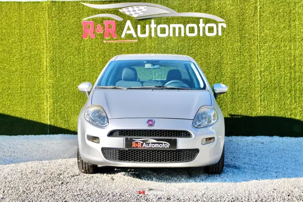 Fiat Punto 2015 - 7300 EUR, 165000 km - AUTO.MOTO.pt - 165000km - foto 4 de 20