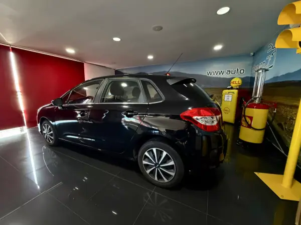 Citroën C4 2015 - 11950 EUR, 139224 km - AUTO.MOTO.pt - 139224km - foto 4 de 17