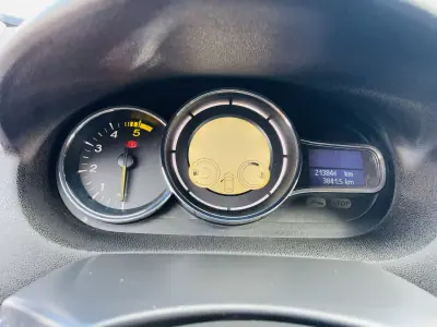Renault Mégane 2009 - 6950 EUR, 213846 km - AUTO.MOTO.pt - 213846km - foto 11 de 12