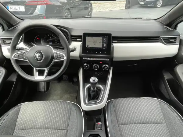 Renault Clio 2022 - 14900 EUR, 91000 km - AUTO.MOTO.pt - 91000km - foto 9 de 14