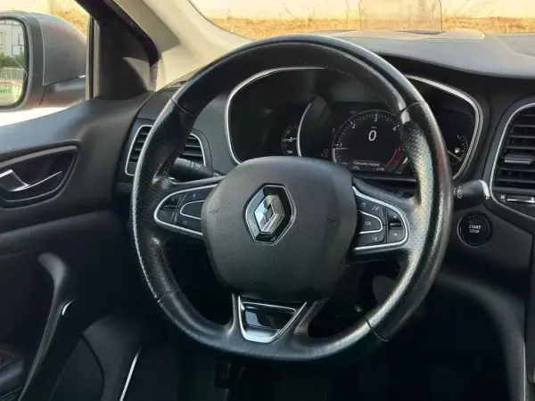 Renault Mégane Sport Tourer 2016 - 13750 EUR, 130000 km - 130000km - foto 17 de 27