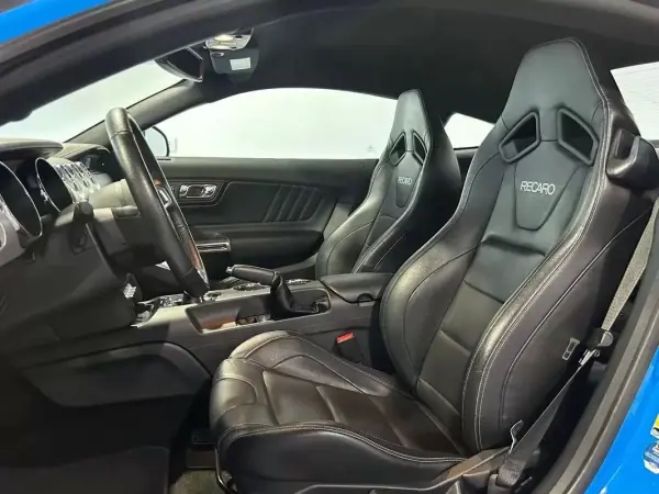 Ford Mustang 2017 - 45900 EUR, 24000 km - AUTO.MOTO.pt - 24000km - foto 9 de 12