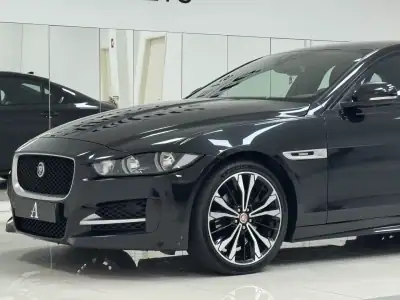 Jaguar XE 2016 - 15990 EUR, 184000 km - AUTO.MOTO.pt - 184000km - foto 5 de 26
