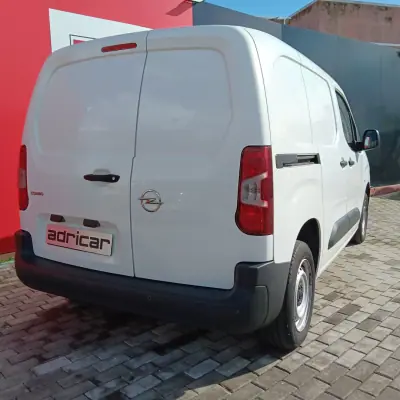 Opel COMBO 2022 - 16900 EUR, 45512 km - AUTO.MOTO.pt - 45512km - foto 11 de 20