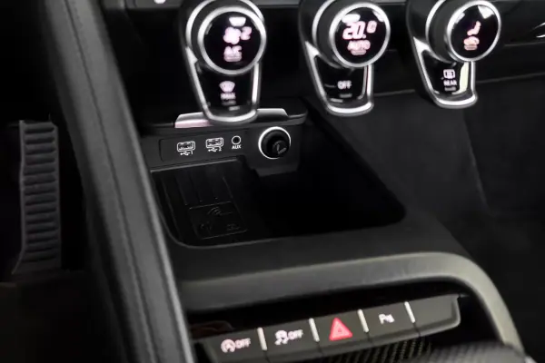 Audi R8 Spyder 2019 - 170000 EUR, 31543 km - AUTO.MOTO.pt - 31543km - foto 20 de 23