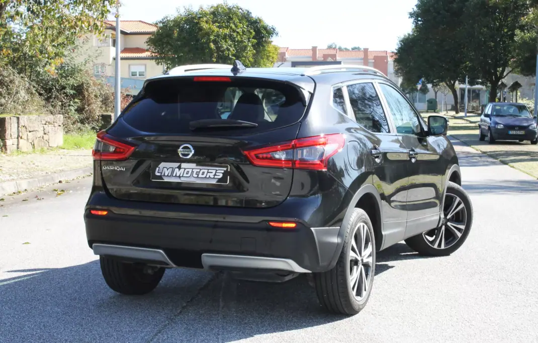 Nissan Qashqai 2018 - 20750 EUR, 87000 km - AUTO.MOTO.pt - 87000km - foto 8 de 37