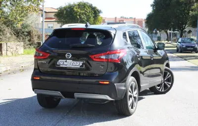 Nissan Qashqai 2018 - 20750 EUR, 87000 km - AUTO.MOTO.pt - 87000km - foto 8 de 37