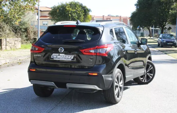 Nissan Qashqai 2018 - 19990 EUR, 87000 km - AUTO.MOTO.pt - 87000km - foto 8 de 37