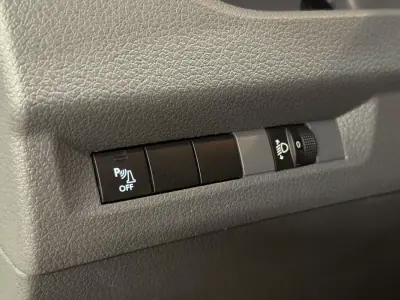 Opel COMBO 2020 - 15500 EUR, 150000 km - AUTO.MOTO.pt - 150000km - foto 16 de 16