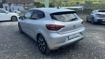 Renault Clio 2023 - 15900 EUR, 68000 km - AUTO.MOTO.pt - 68000km - foto 7 de 21