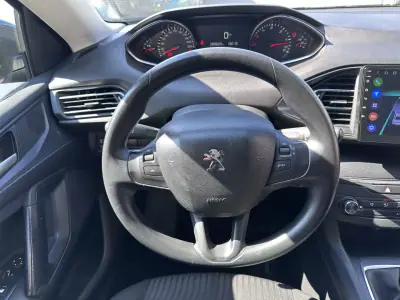 Peugeot 308 2018 - 12500 EUR, 280000 km - AUTO.MOTO.pt - 280000km - foto 22 de 32