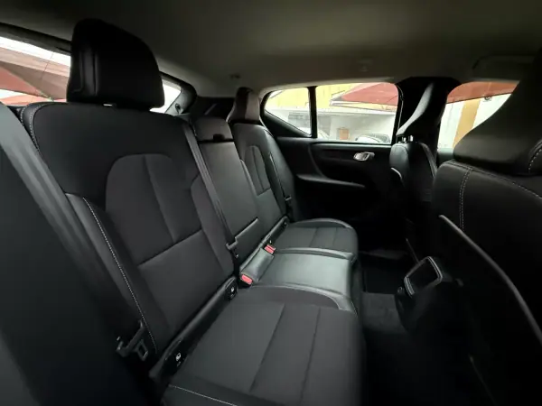 Volvo XC 40 2020 - 26950 EUR, 137000 km - AUTO.MOTO.pt - 137000km - foto 14 de 19