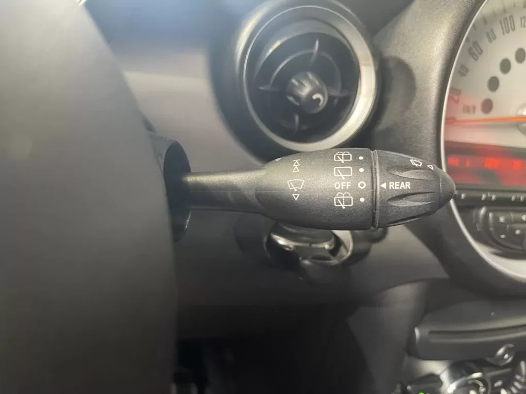 MINI One 2011 - 8500 EUR, 230000 km - AUTO.MOTO.pt - 230000km - foto 35 de 35