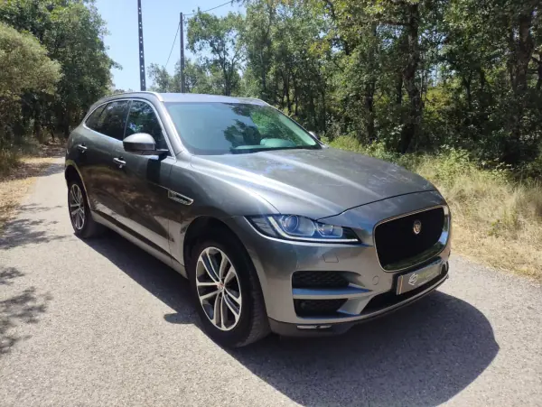 Jaguar F-Pace 2018 - 20900 EUR, 226300 km - AUTO.MOTO.pt - 226300km - foto 8 de 24