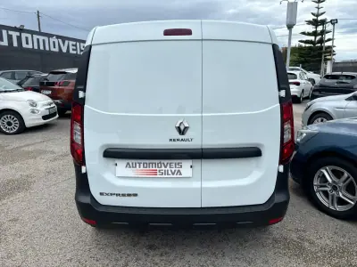 Renault Express 1.5 Blue dCi Confort 2021 - 13990 EUR, 106000 km - AUTO.MOTO.pt - 106000km - foto 6 de 14