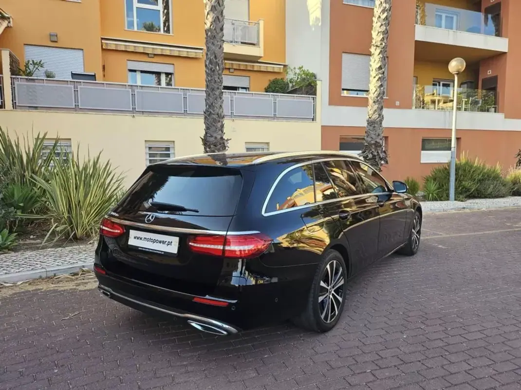 Mercedes-Benz E 300 2020 - 29980 EUR, 140000 km - AUTO.MOTO.pt - 140000km - foto 16 de 20