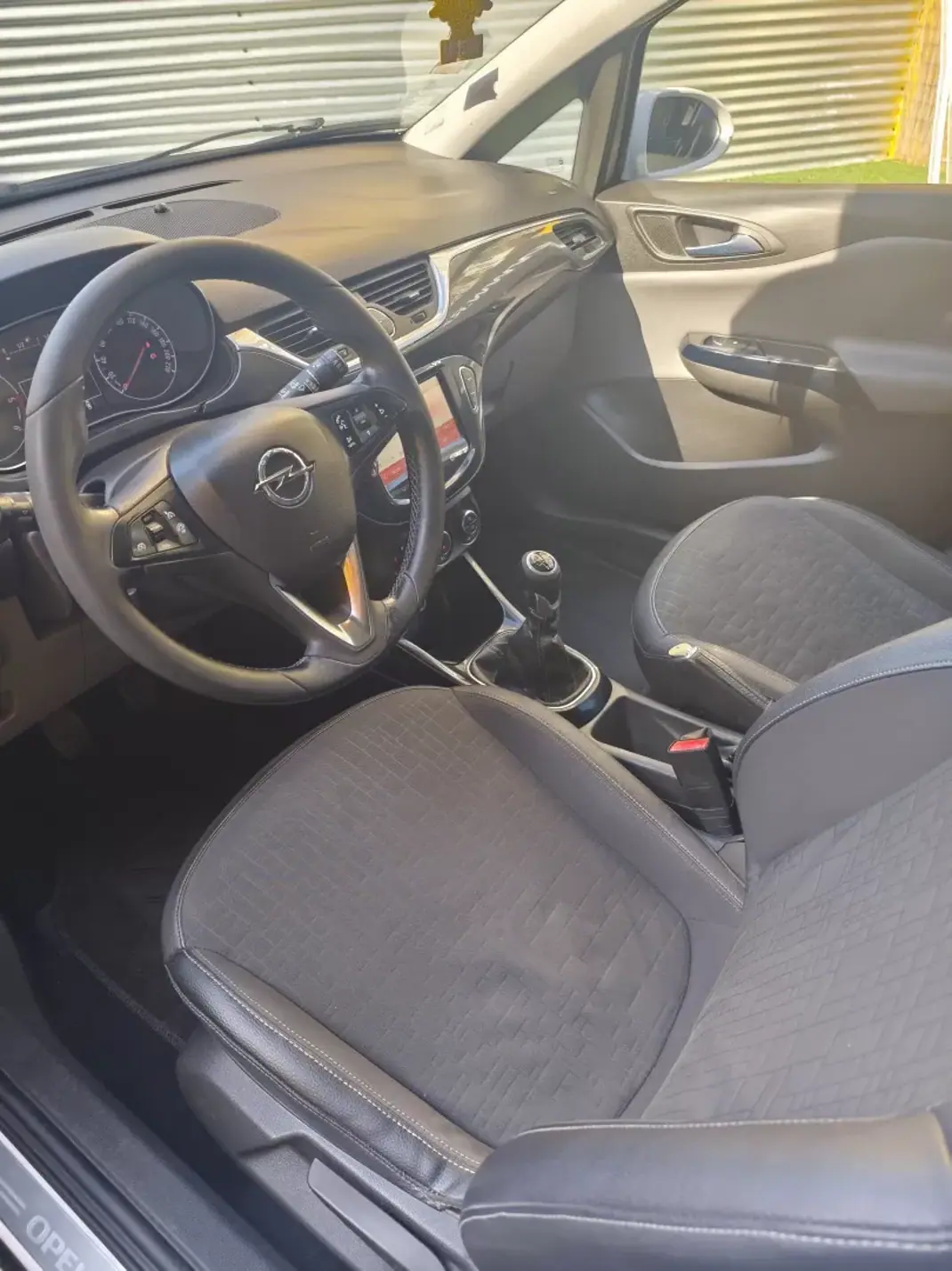 Opel Corsa 2015 - 7990 EUR, 189000 km - AUTO.MOTO.pt - 189000km - foto 9 de 15