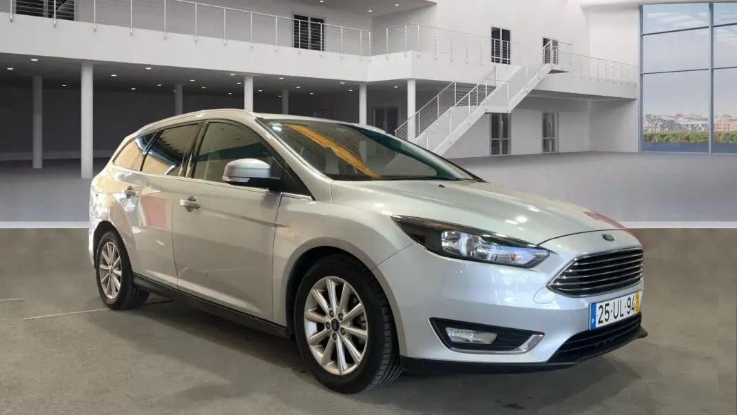 Ford Focus SW 2018 - 10999 EUR, 95121 km - AUTO.MOTO.pt - 95121km - foto 3 de 10