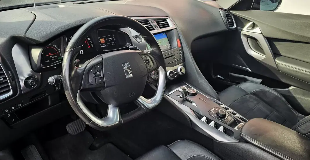Citroën DS5 2014 - 13999 EUR, 160000 km - AUTO.MOTO.pt - 160000km - foto 26 de 29