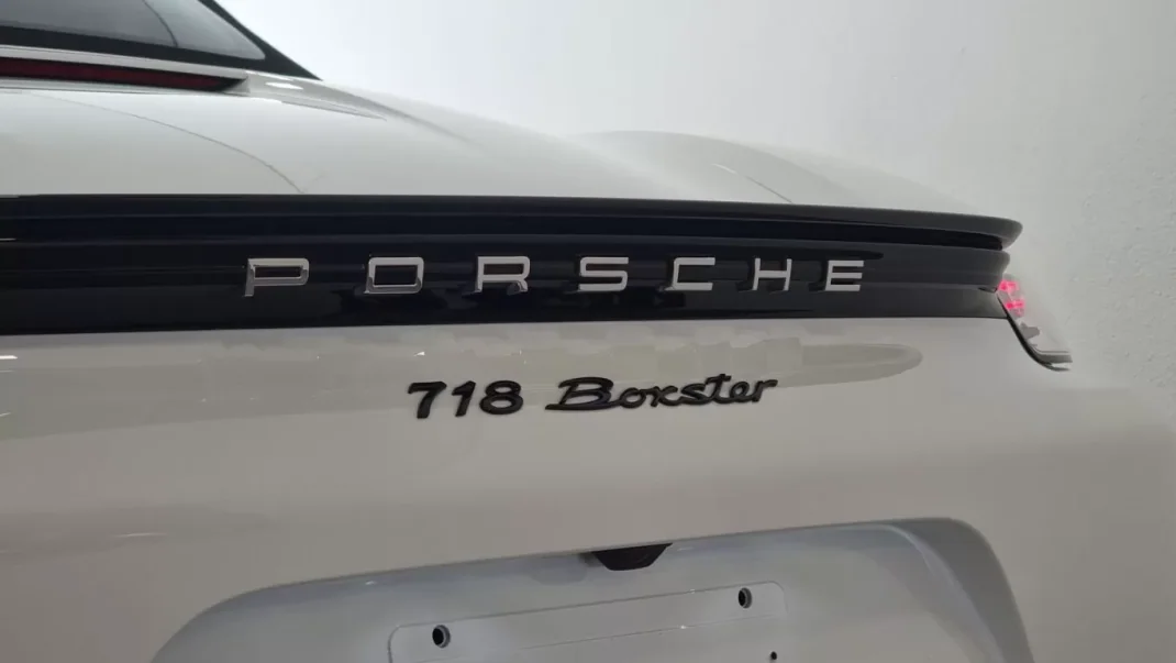 Porsche 718 Boxster 2024 - 89990 EUR, 12821 km - AUTO.MOTO.pt - 12821km - foto 16 de 34