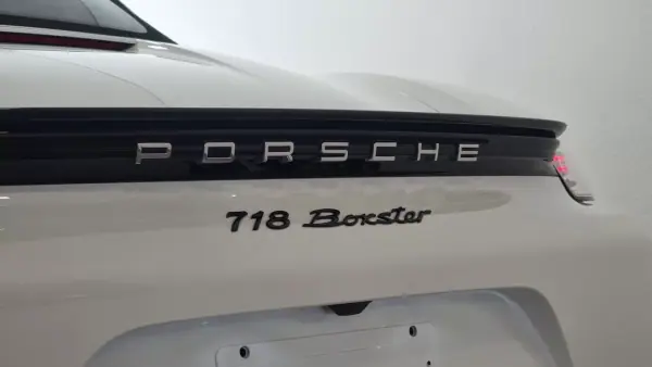 Porsche 718 Boxster 2024 - 89990 EUR, 12821 km - AUTO.MOTO.pt - 12821km - foto 16 de 34