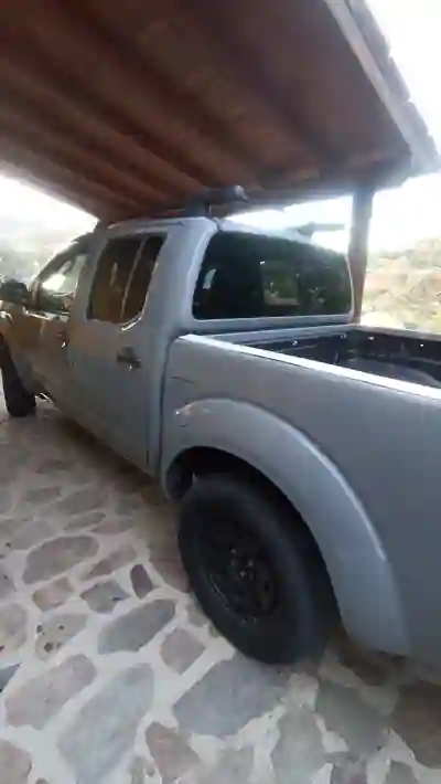 Nissan Navara 2005 - 13000 EUR, 293000 km - AUTO.MOTO.pt - 293000km - foto 4 de 14
