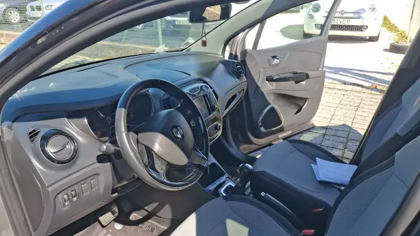 Renault Captur 2016 - 14500 EUR, 145213 km - 145213km - foto 10 de 11