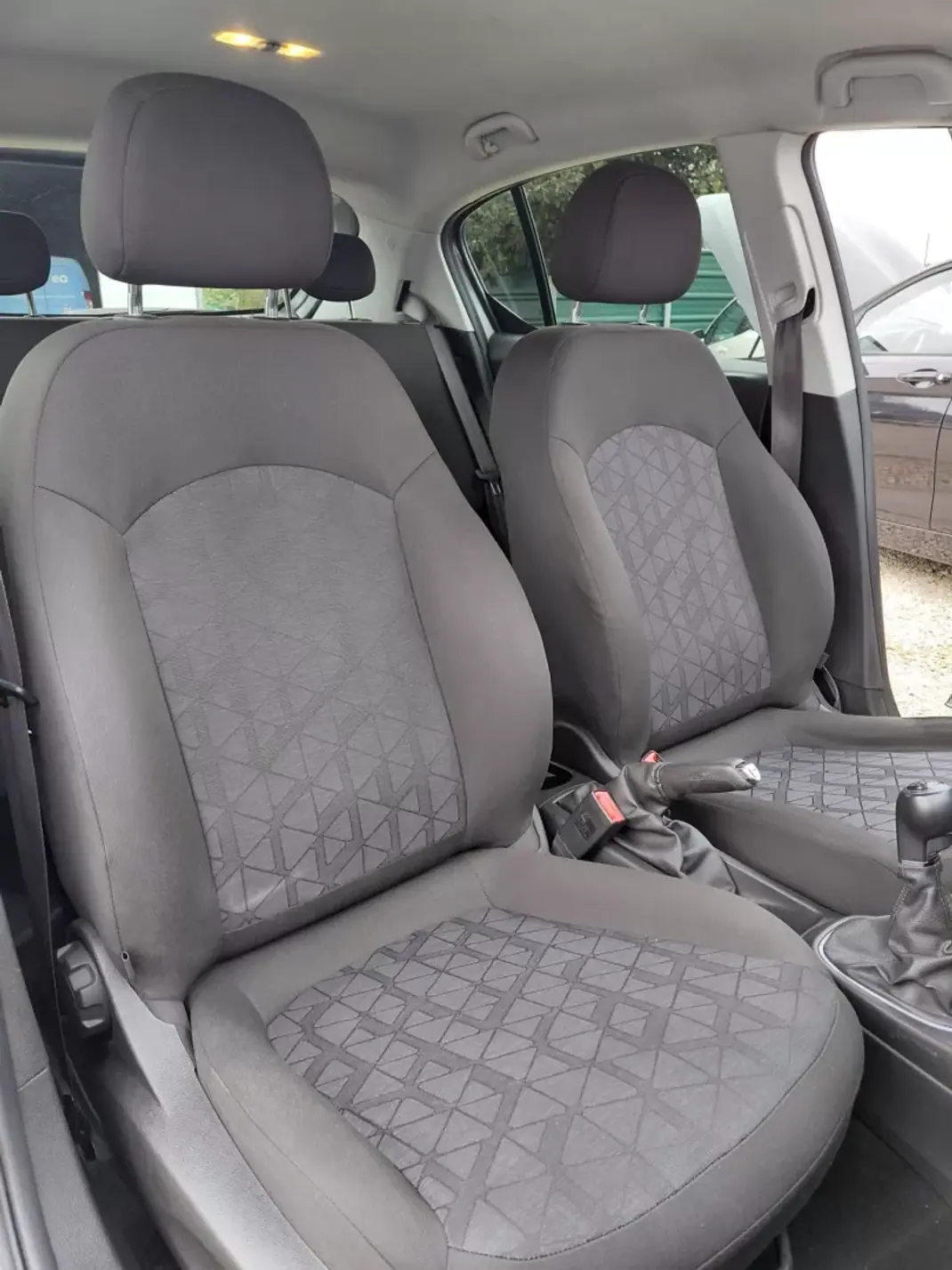 Opel Corsa 2019 - 10900 EUR, 80000 km - AUTO.MOTO.pt - 80000km - foto 7 de 13