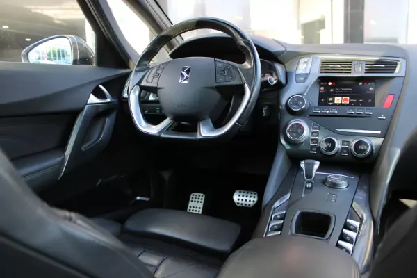 DS DS5 2016 - 14440 EUR, 153500 km - AUTO.MOTO.pt - 153500km - foto 19 de 34